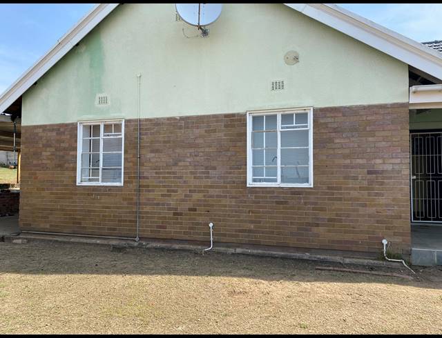 3 BEDROOM HOUSE RENTED IN NAPIERVILLE